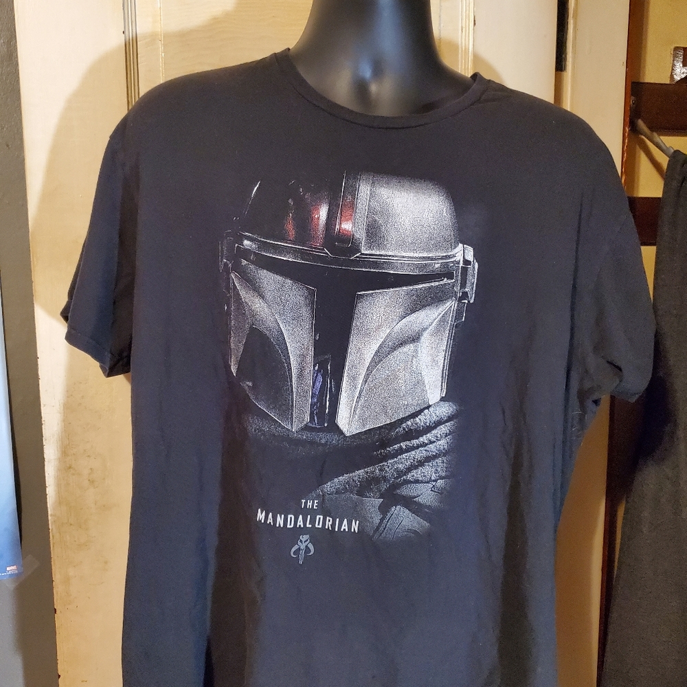 Mandalorian graphic tee